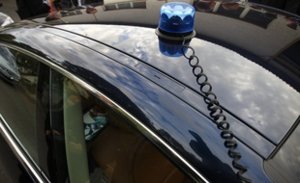 310x190_une-voiture-de-police-avec-gyrophare-illustration.jpg