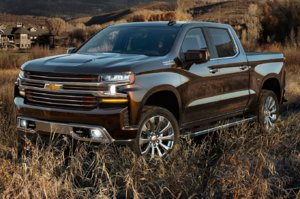 2019-Chevrolet-Silverado-1500-front-side-view-1.jpg