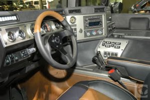Hummer_H1__interior-review.jpg