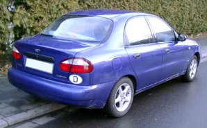 Daewoo_Lanos_rear_20080110.jpg