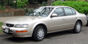 1995-1996_Nissan_Maxima_--_03-21-2012.JPG