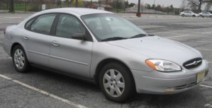 Ford_Taurus_LX.jpg