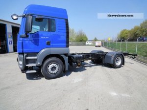 man__tgs_18_400_4x2_chassis_bl_rhd_2011_3_lgw.jpg