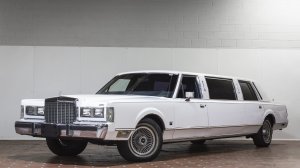 TownCar.jpg