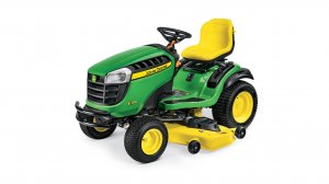 e180_lawn_tractor_r4g035087_large_e36648d1b7536a8fbcea77ce698e31174cae0ac8.jpg
