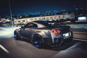 gt-r-liberty-walk-21-54640deb728a7.jpg
