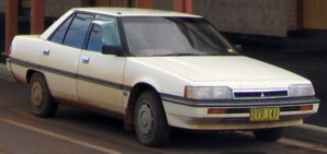 1988_Mitsubishi_Magna_(TN)_Executive_sedan_(2008-08-09).jpg