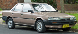 1987-1989_Toyota_Camry_(SV21)_CS_sedan_(2011-04-02).jpg