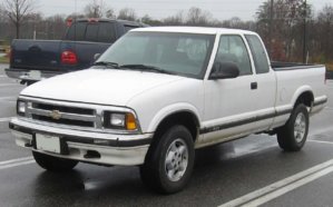 1280px-1994-1997_Chevrolet_S-10.jpg
