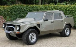 1989-Lamborghini-LM002-Front.jpg