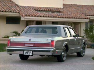 87TownCar.jpg