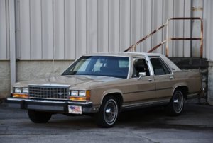 1985_ford_crown_victoria_1567435412ff9f98764daDSC_0001-e1568601235245-470x318.jpg