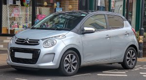 1200px-2017_Citroen_C1_Flair_Puretech_12_Front.jpg