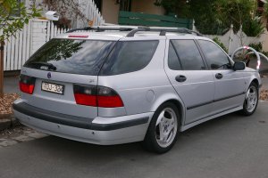 2001_Saab_9-5_Aero_station_wagon_2015-07-16_02.jpg