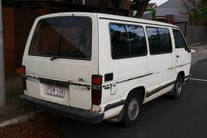 83HiAce.jpg