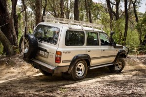 toyota-landcruiser-80-series-adventure-used-tw-1200x800-4.jpg