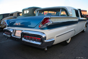Mercury Turnpike Cruiser.jpg
