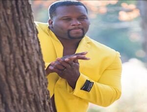 300px-The_Man_in_the_Yellow_Jacket1.jpg
