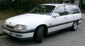Opel_Omega_A_Caravan_front_20070926.jpg