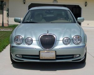2001_Jaguar_S-Type_front.jpg