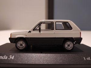 fiat_panda_minichamps.jpg