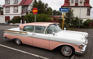 640px-Mercury_Turnpike_Cruiser-2.jpg
