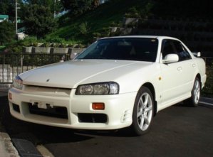 2000-Nissan-Skyline-GT-T_sedan_01.jpg