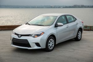 2016-Toyota-Corolla-front-three-quarter.jpg