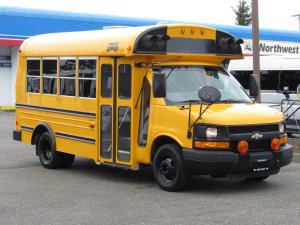 04Bus.jpg