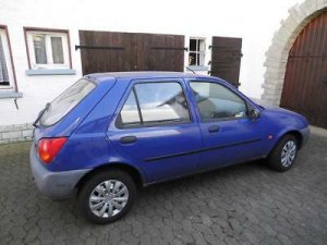 Ford-Fiesta-Bj-1998-blau-ohne-KFZ-Brief-8-fach.jpg