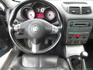 Alfa-Romeo-GT-4ce5a0f871d5b827-large.jpg