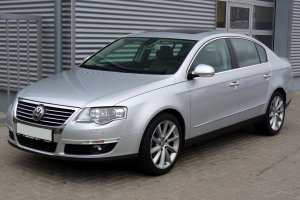 VW_Passat_B6_Limousine_20_TDI_DSG_Highline_Reflexsilber.jpeg