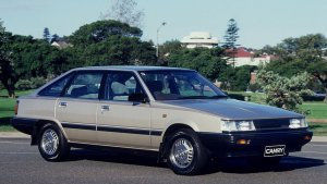 Toyota-Camry-1983_0.jpg