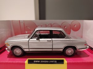 bmw_2002_tii_bburago.jpg