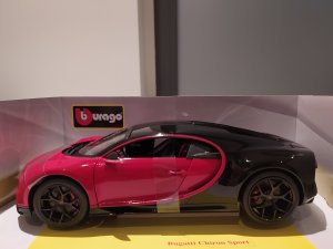 bugatti_chiron_bburago.jpg