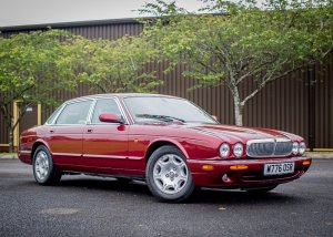 2000-jaguar-sovereign-v8-lwb.jpg