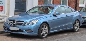 1200px-2011_Mercedes-Benz_E250_Sport_CDi_BlueEFFICIENCY_Coupe_21_Front.jpg