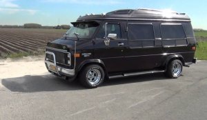 1df7263897c4318462cc98ce1b314ec4--chevy-vans-camper.jpg