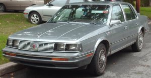 1985-86_Oldsmobile_Cutlass_Ciera_Sedan.jpg