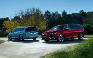 2017-Chrysler-Pacifica-MPV_image-046-1680.jpg