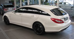 MercedesBenz_CLS_63_AMG_Shooting_Brake_8083845395.jpg