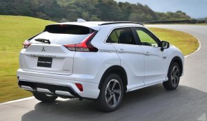 mitsubishi-eclipse-cross-phev-2021-tyl.jpg
