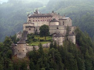 1024px-festung_hohenwerfen-1024x768.jpg