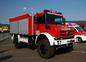 1920px-Heidelberg_Airfield_-_Mercedes-Benz_Unimog_U5023_-_RKF_BLESES_-_2018-07-20_17-52-27.jpg