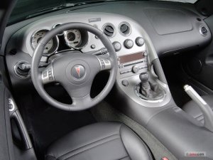 2007_pontiac_solstice_dashboard.jpg