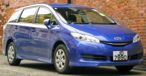 Toyota_Wish_in_Hong_Kong.jpg