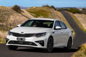 2019-Kia-Optima-GT.jpg