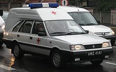 240px-FSO_Polonez_Cargo_16_GLE-based_military_ambulance_on_Konopnickiej_avenue_in_Krakw.jpg
