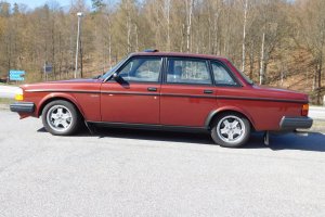 volvo-244-turbo-10029-1505311327.jpeg