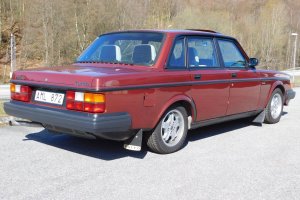 volvo-244-turbo-10029-1505311312.jpeg